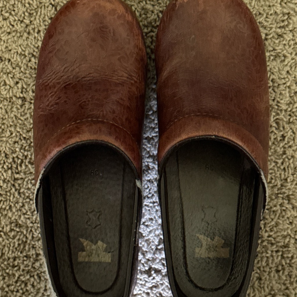 Embossed Floral Brown Danskos